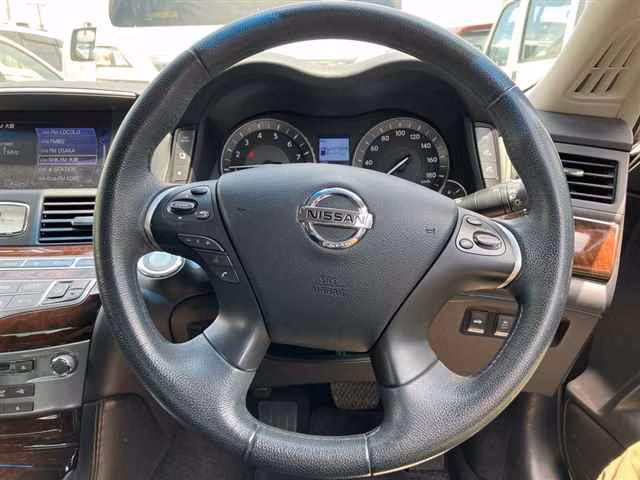 NISSAN FUGA
