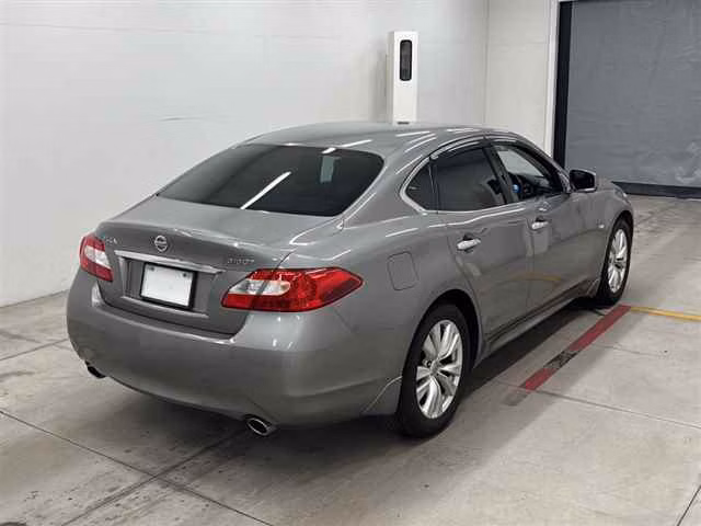 NISSAN FUGA