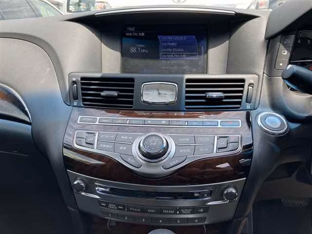 NISSAN FUGA