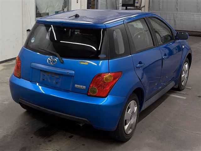 TOYOTA IST