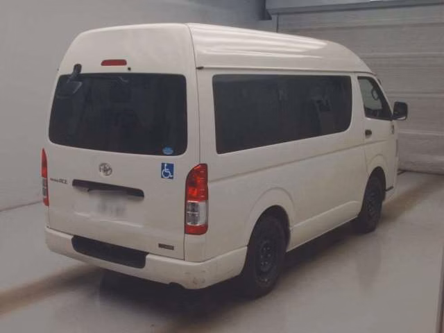 TOYOTA REGIUS ACE