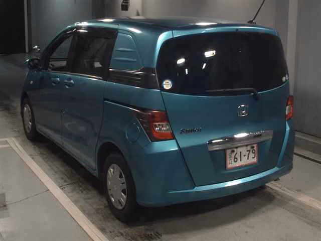 HONDA FREED SPIKE