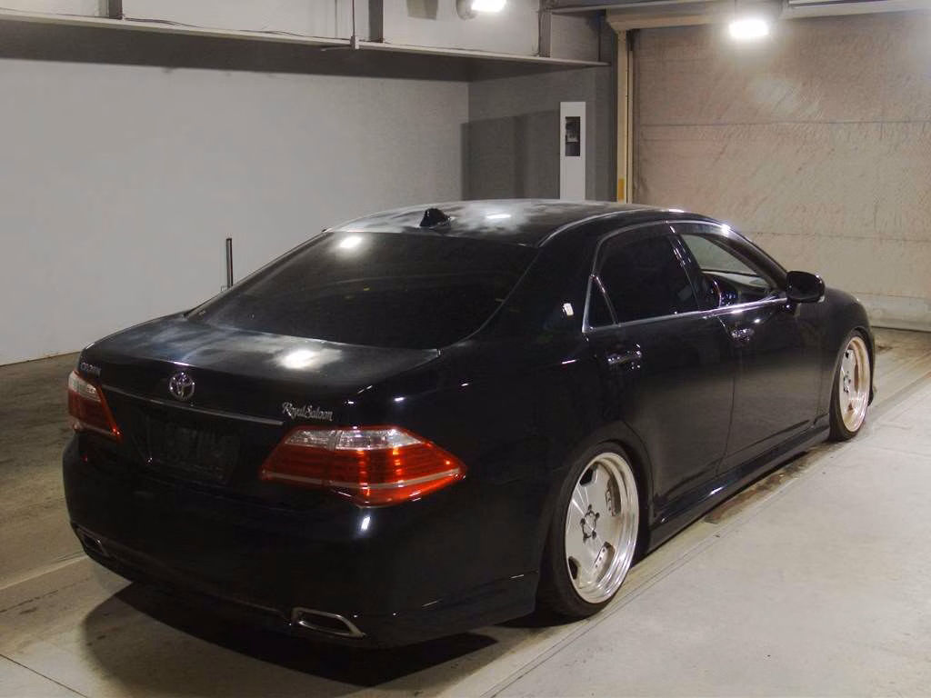 TOYOTA CROWN