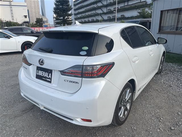 LEXUS CT200H