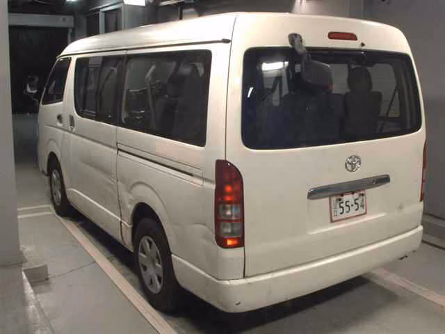 TOYOTA HIACE