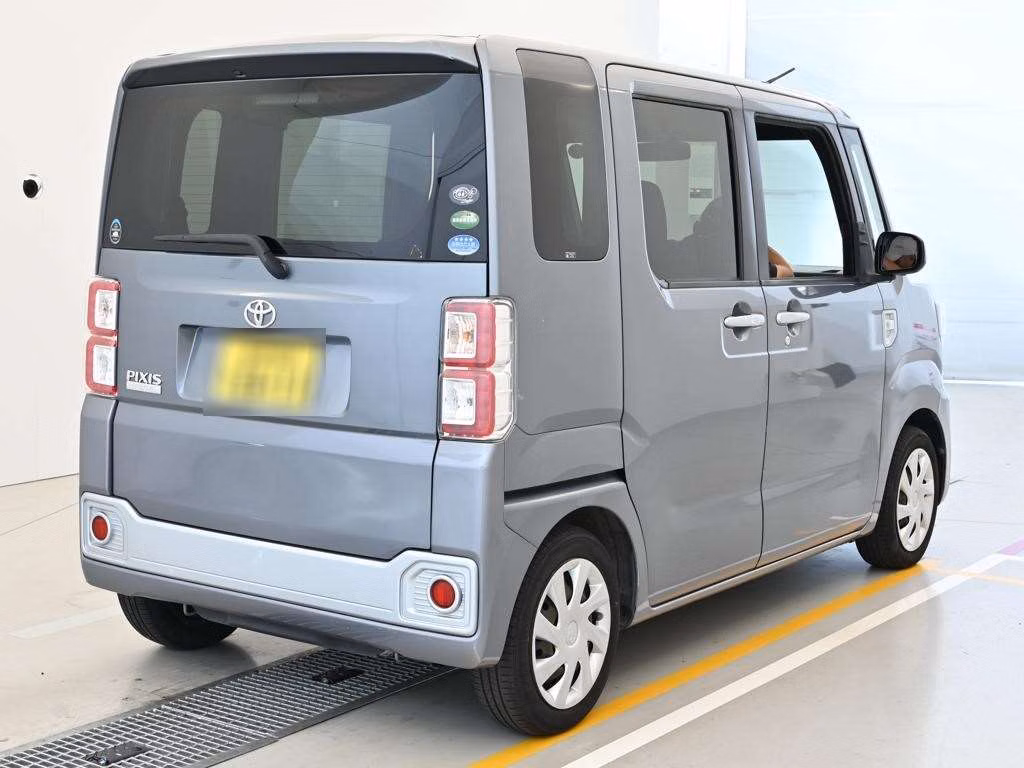 TOYOTA PIXIS MEGA