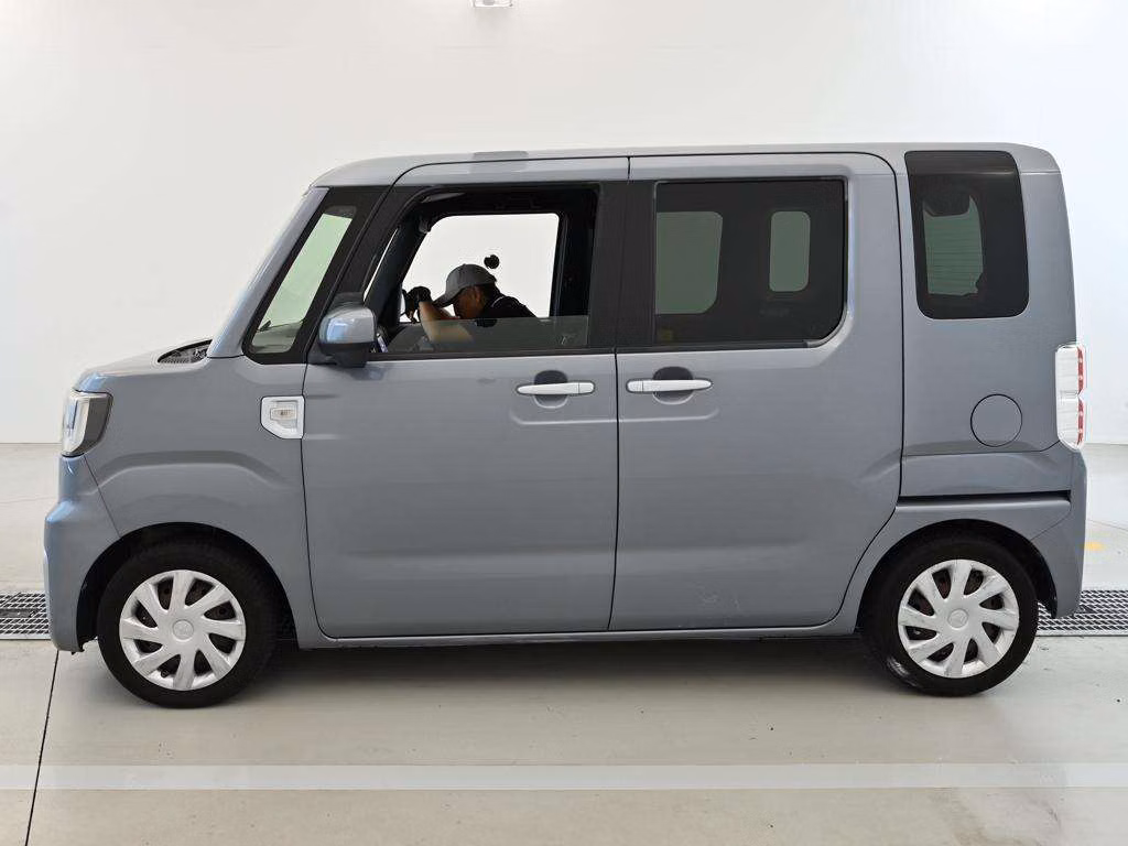 TOYOTA PIXIS MEGA