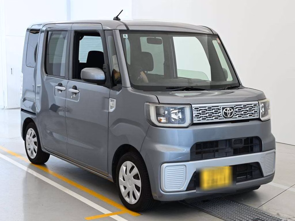 TOYOTA PIXIS MEGA