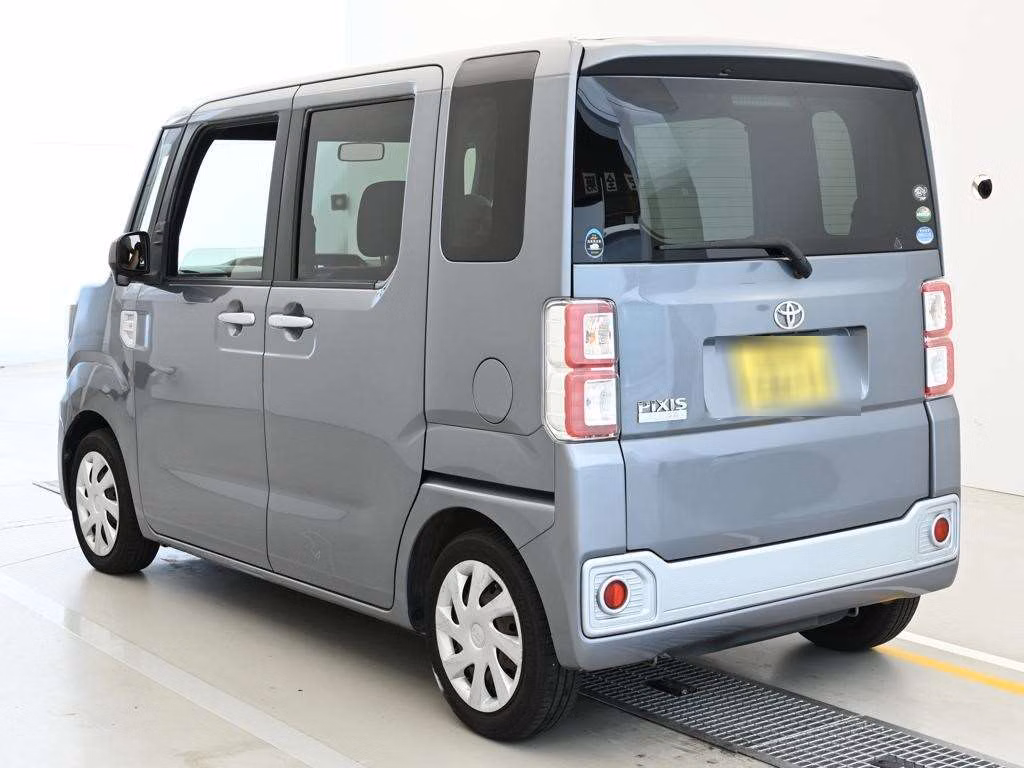 TOYOTA PIXIS MEGA