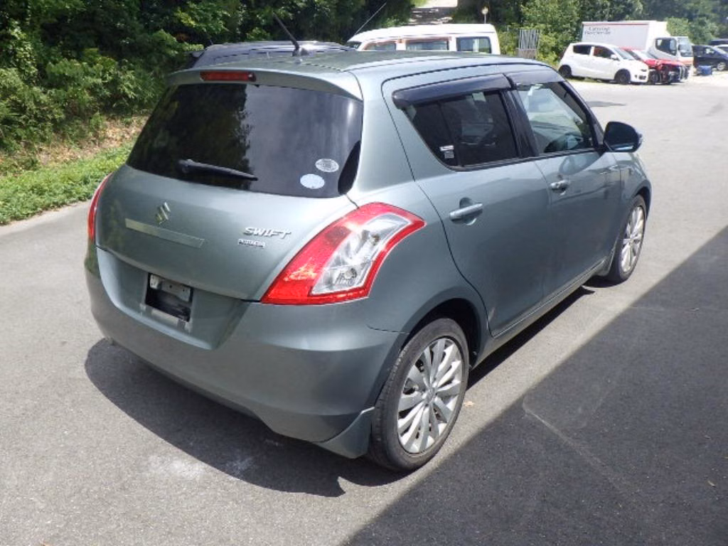 SUZUKI SWIFT