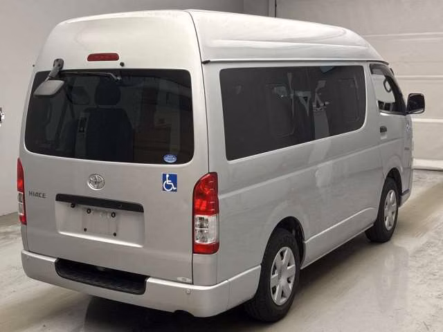 TOYOTA REGIUS ACE