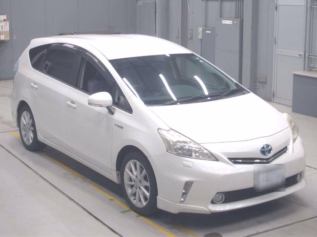 TOYOTA PRIUS ALPHA