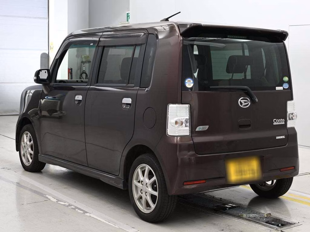 DAIHATSU MOVE CONTE
