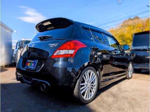 SUZUKI SWIFT