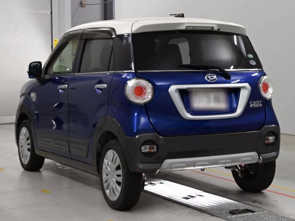 DAIHATSU CAST