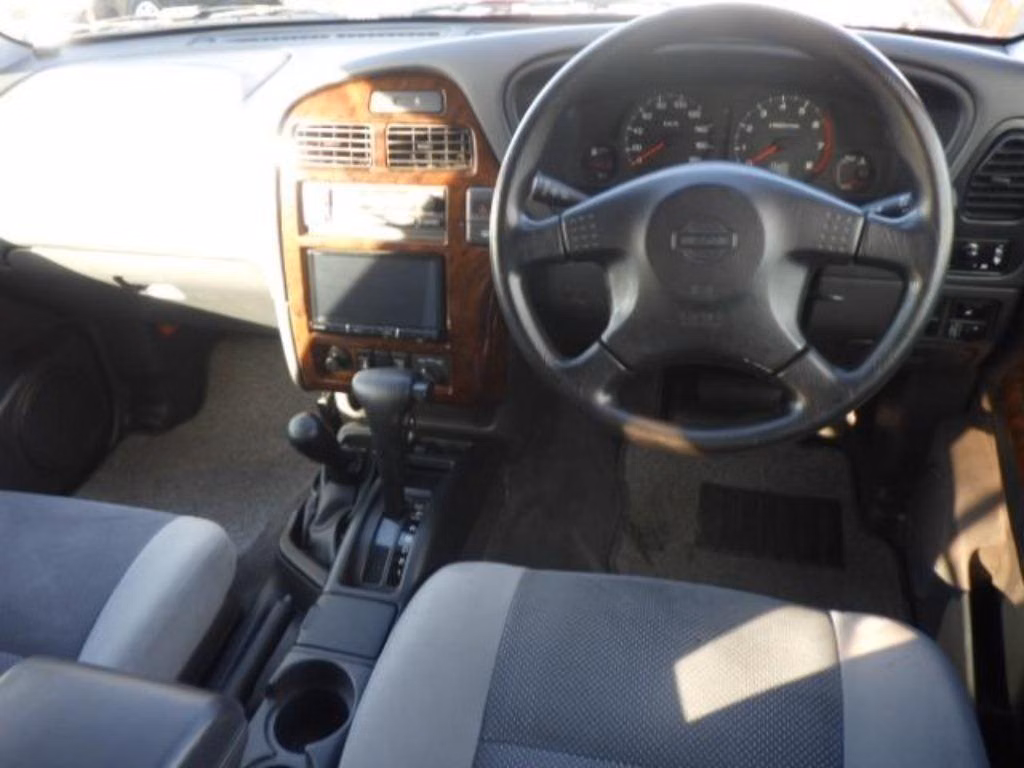 NISSAN TERRANO
