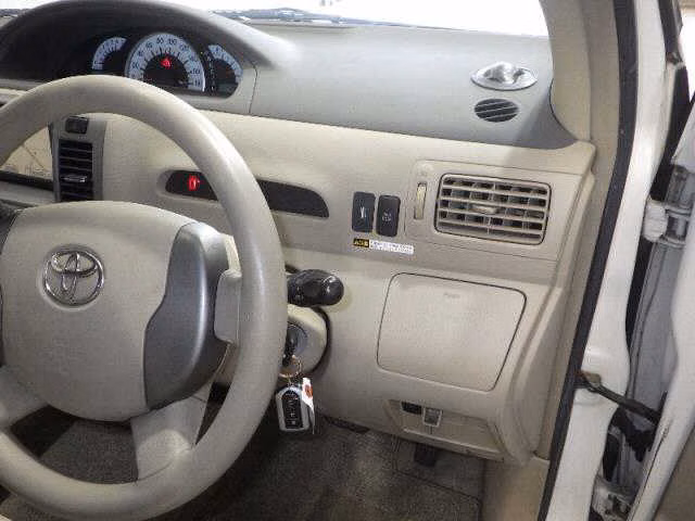 TOYOTA RAUM