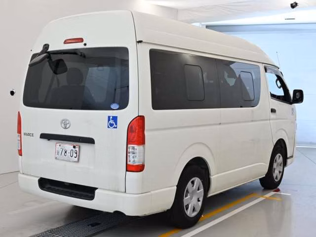 TOYOTA REGIUS ACE
