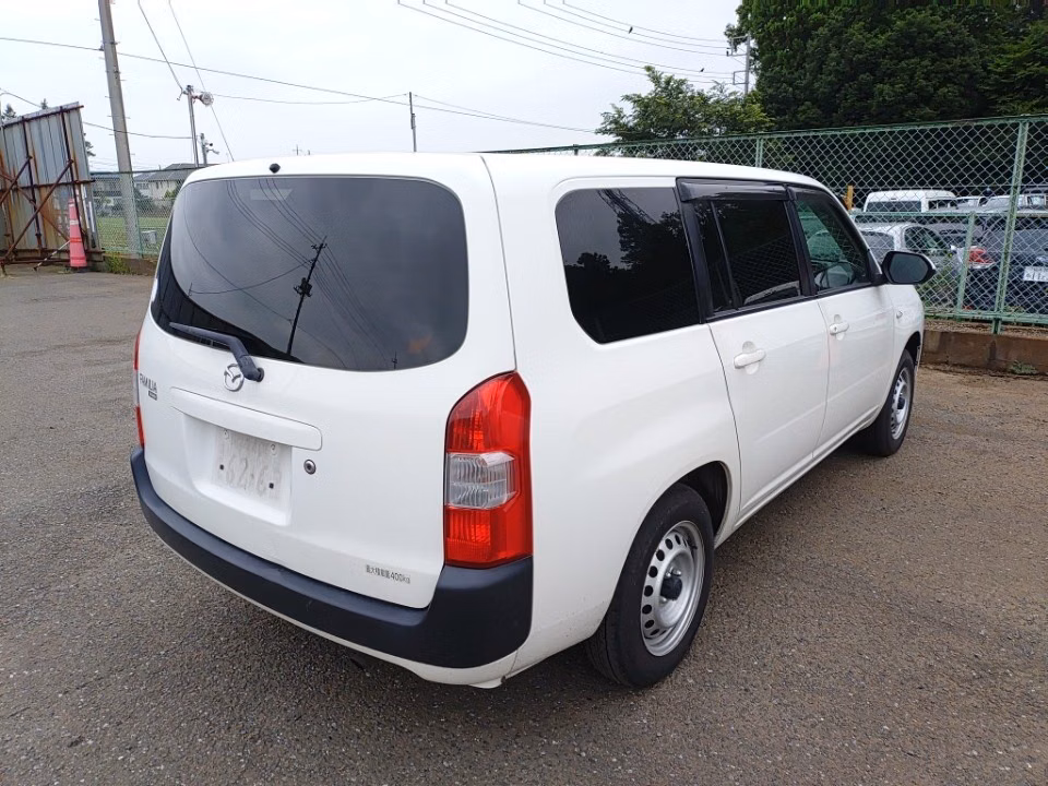 MAZDA FAMILIA