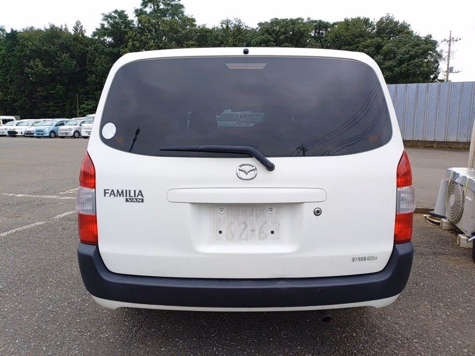 MAZDA FAMILIA