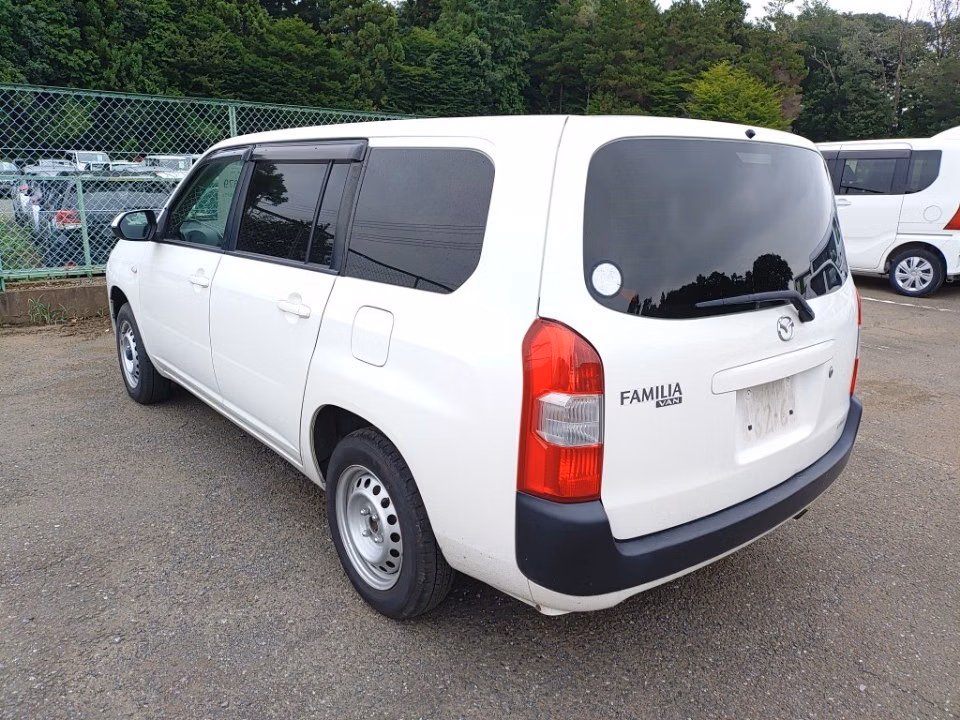 MAZDA FAMILIA