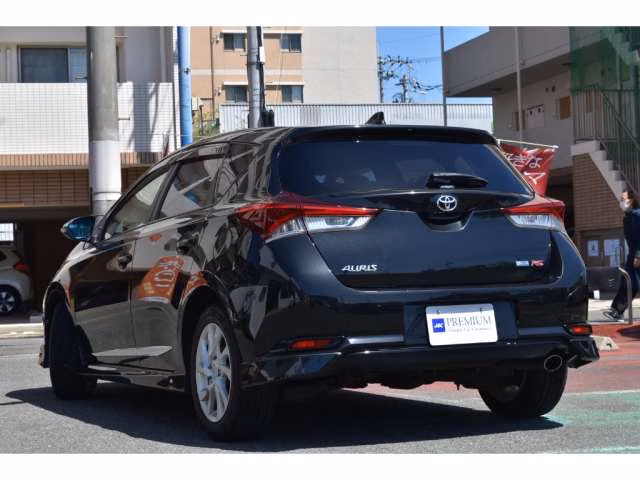 TOYOTA AURIS