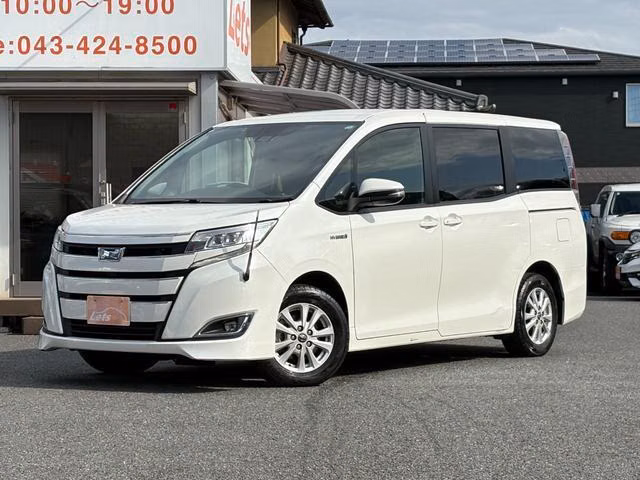 TOYOTA NOAH