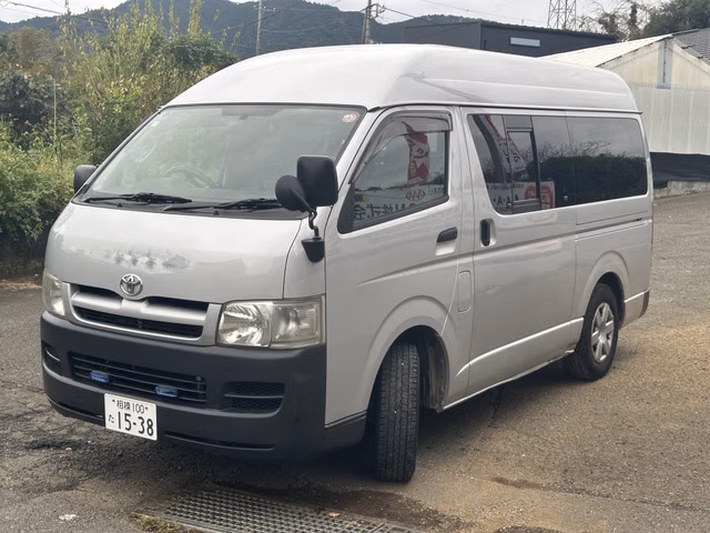 TOYOTA REGIUS ACE