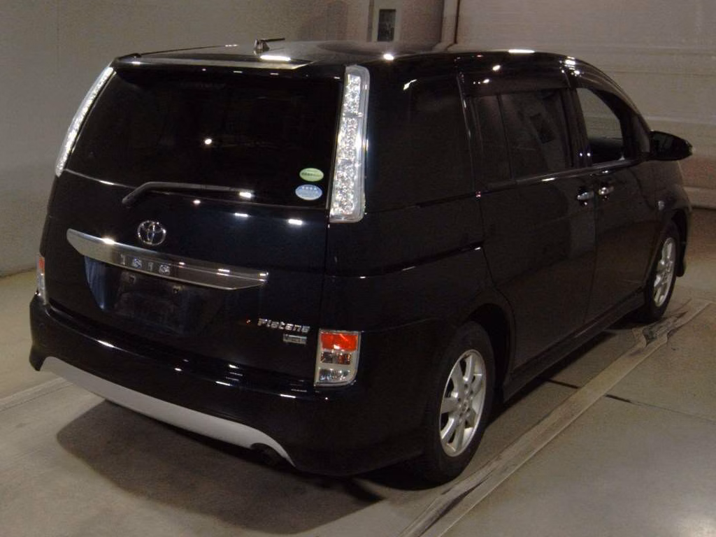 TOYOTA ISIS