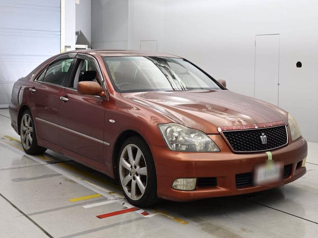 TOYOTA CROWN