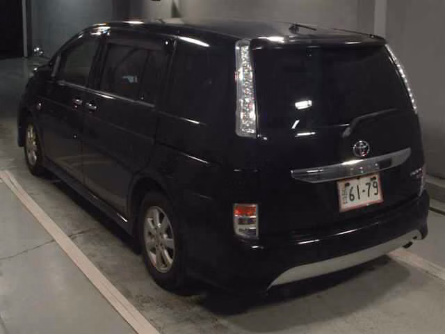 TOYOTA ISIS