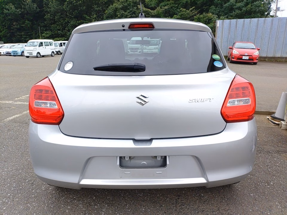 SUZUKI SWIFT