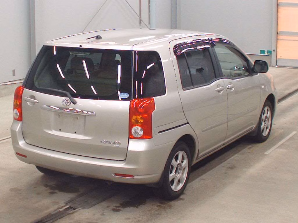 TOYOTA RAUM