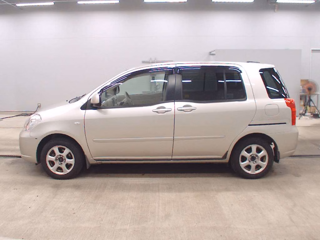 TOYOTA RAUM
