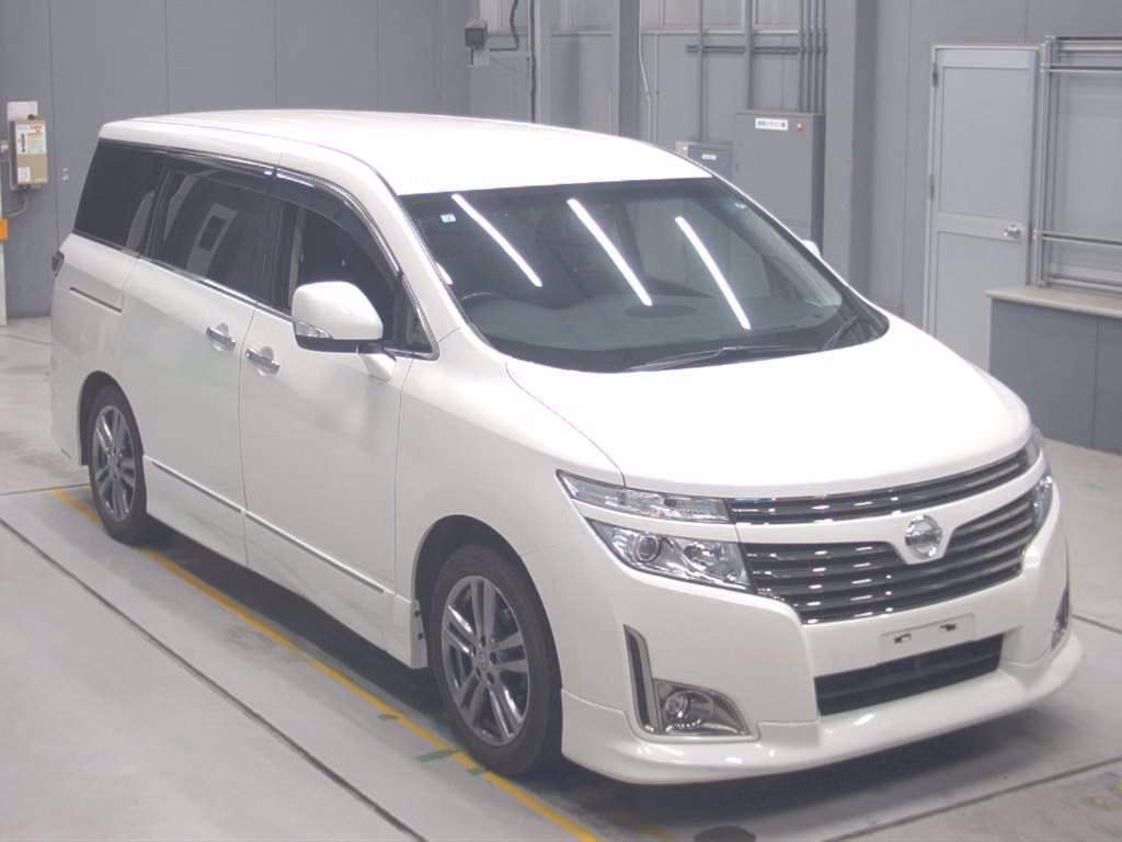 NISSAN ELGRAND