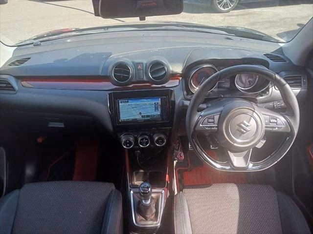 SUZUKI SWIFT