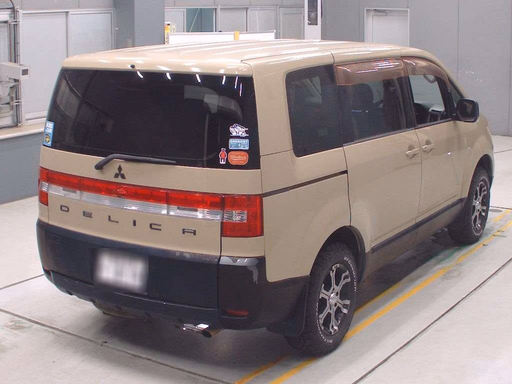 MITSUBISHI DELICA D:5