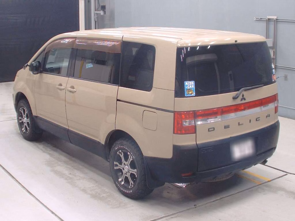 MITSUBISHI DELICA D:5