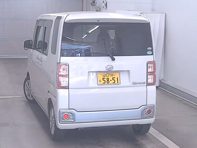 DAIHATSU WAKE