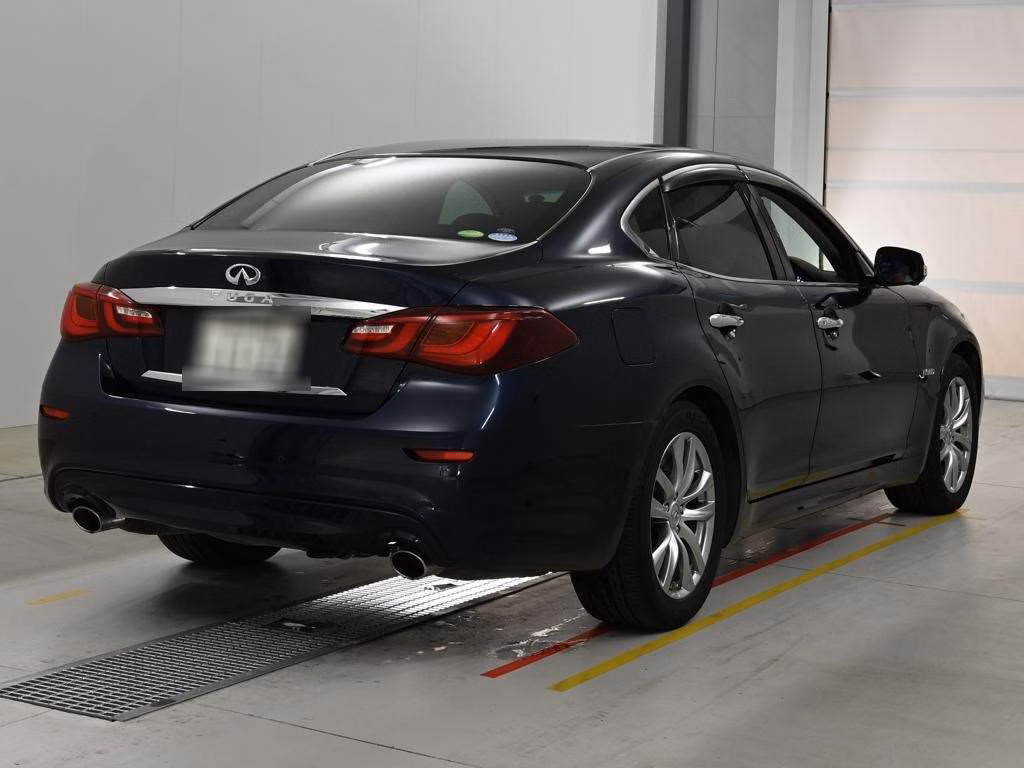NISSAN FUGA