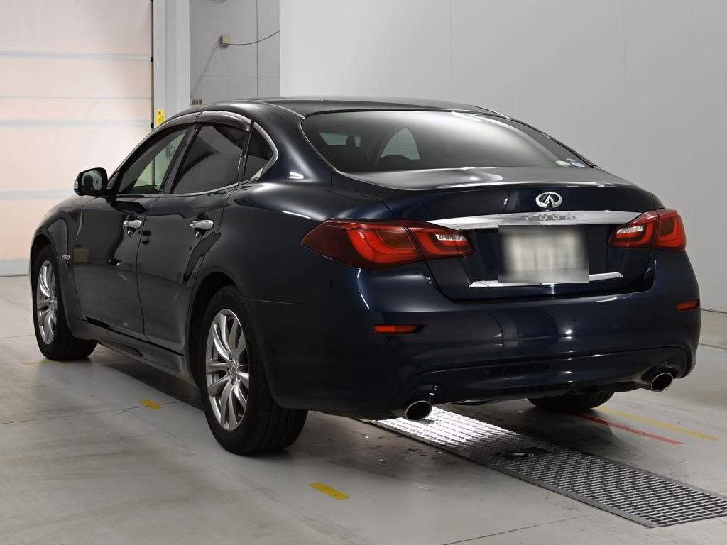 NISSAN FUGA