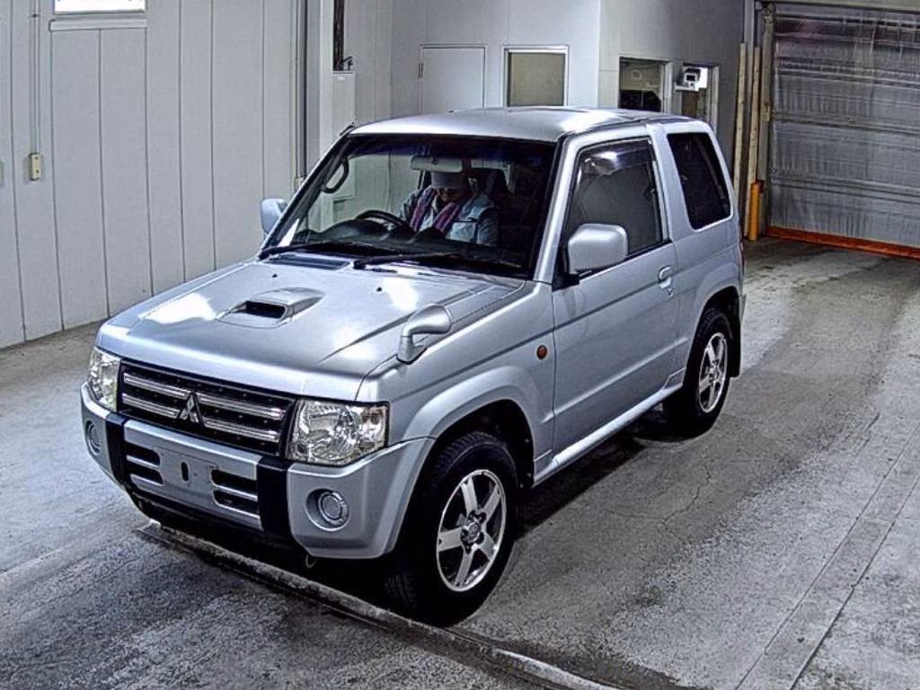MITSUBISHI PAJERO MINI