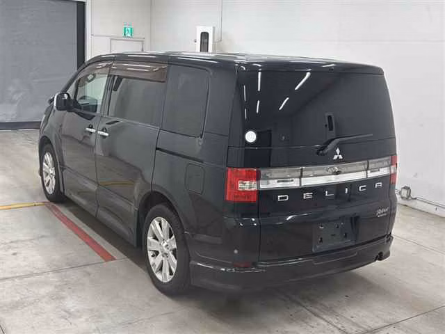 MITSUBISHI DELICA D:5