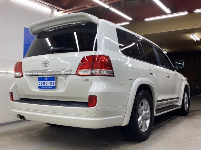 TOYOTA LAND CRUISER