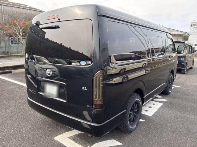 TOYOTA HIACE