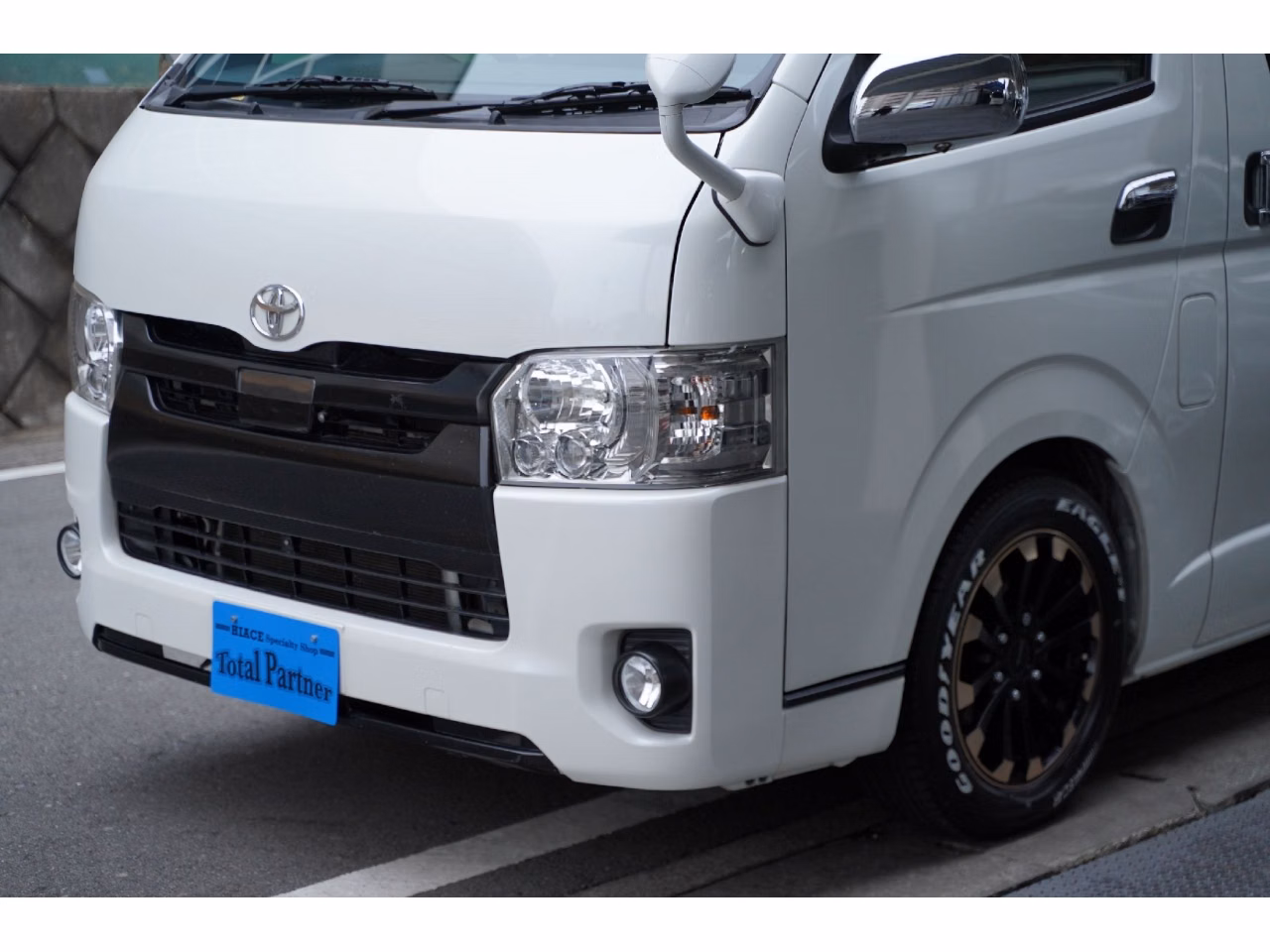 TOYOTA REGIUS ACE