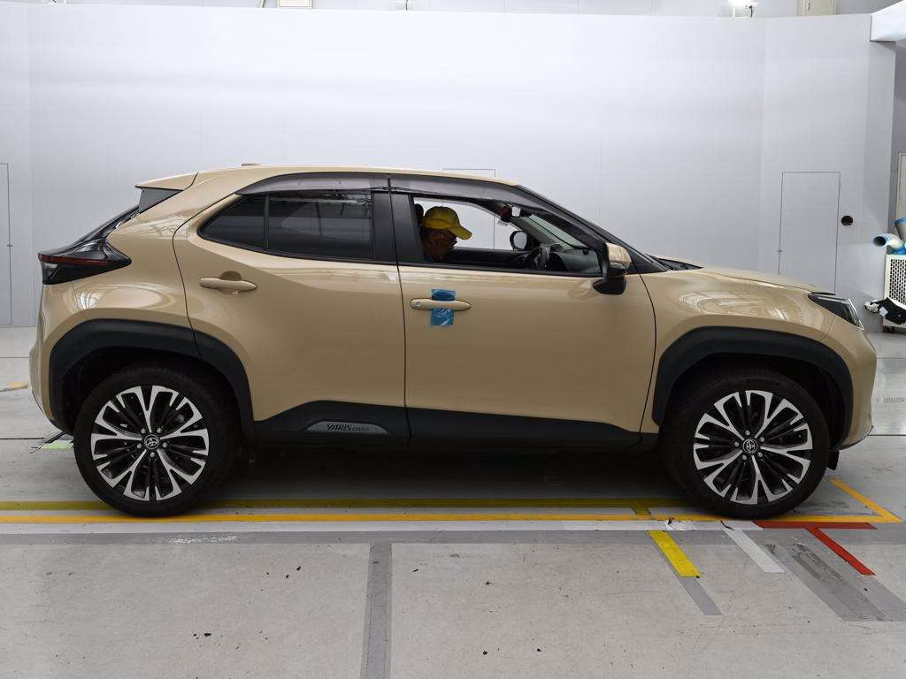TOYOTA YARIS CROSS