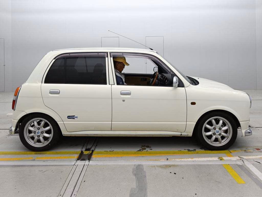 DAIHATSU MIRA GINO