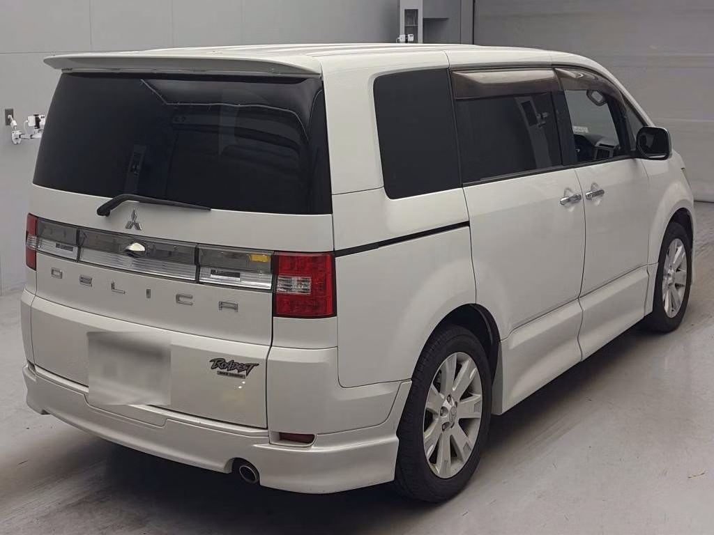 MITSUBISHI DELICA D:5