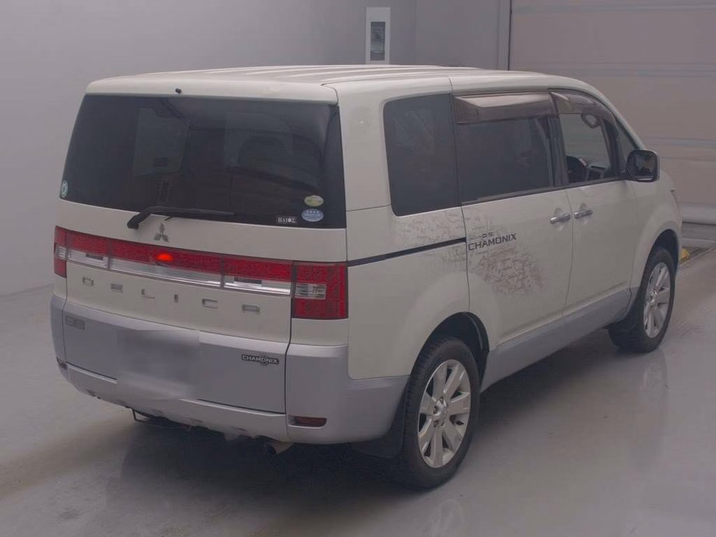 MITSUBISHI DELICA D:5